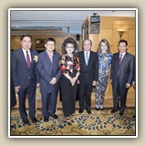 2015年10月8日 聯歡晚宴 暨賀 
鄭耀棠議員榮獲大紫荊勳章
梁安琪主席榮獲銅紫荊星章