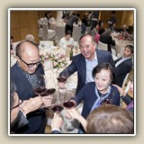 2015年10月8日 聯歡晚宴 暨賀 
鄭耀棠議員榮獲大紫荊勳章
梁安琪主席榮獲銅紫荊星章